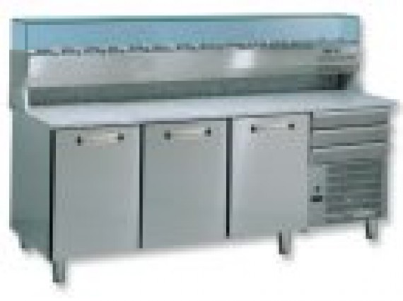 Banco pizza Tequila 2120 SP50 con vetrina refrigerata.
